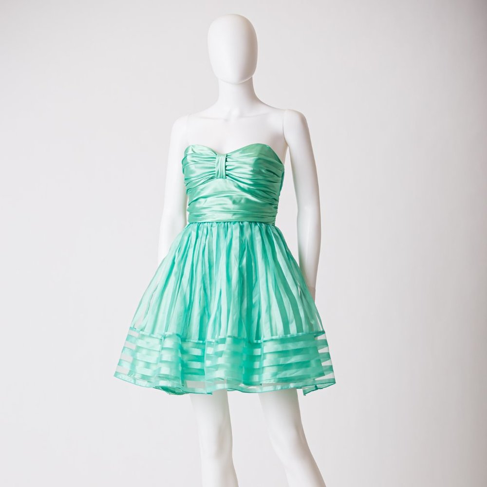 Betsy Johnson strapless cocktail dress